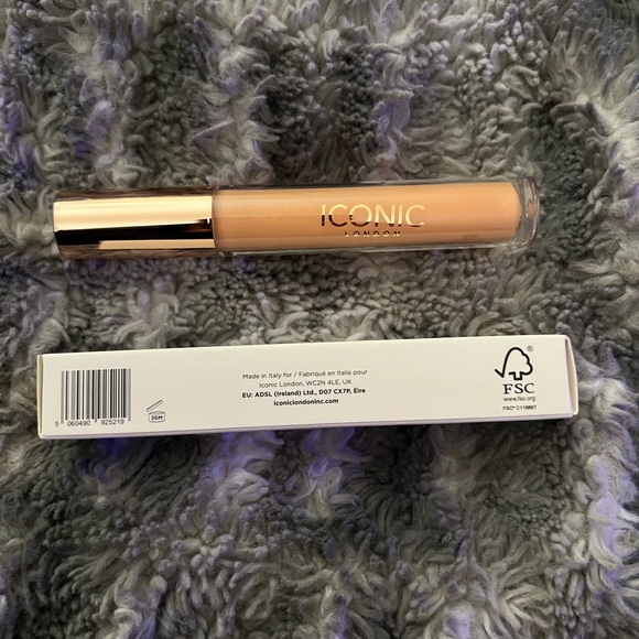 Iconic London: Lip Plumping Gloss in Tease Me (0.16 oz.) - Picture 2 of 5